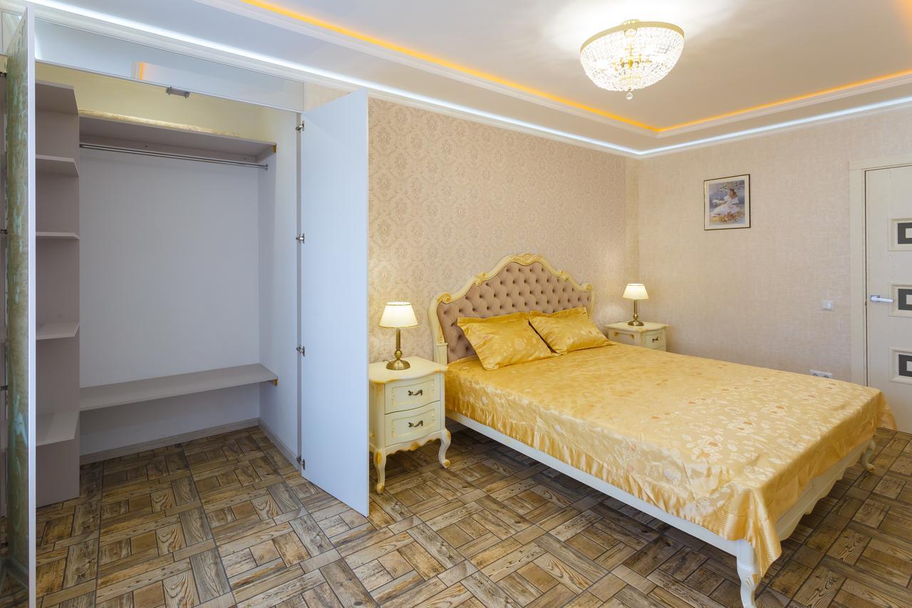 Apartment Near Railway Station Kiev Exteriör bild